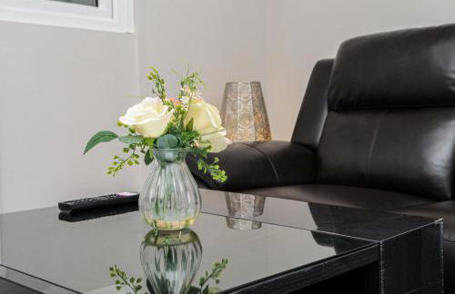 Luxury 5 Star apartments, Parking, Garden, near Metro Stations 10-15mins to London - Foto 25