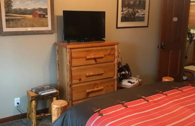 Inn on Bigfork Bay John Wayne - Photo 2