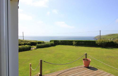 Spacious seaside family house in Aberdaron with large garden and stunning sea views - Photo 13