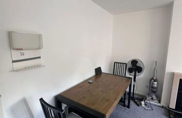 Entire 2 bed apartment - Up to 4 guest - 10 min from station & town centre - Foto 4