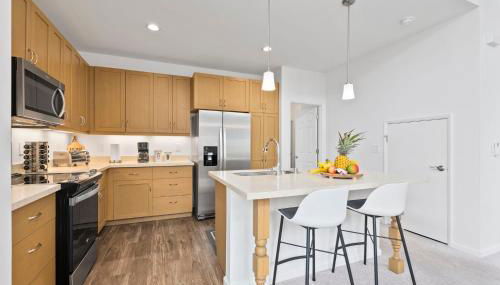 # Marbella Lane-Elegant 3BR Getaway with Superb Views - Foto 3