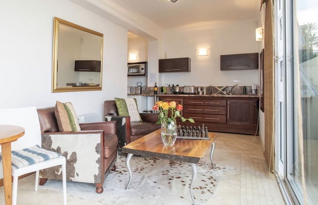 Bantry Beach Luxury Suites - Photo 33