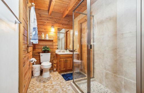 Cabin Bliss - Just 1 Mile from Lake Lanier - Foto 17