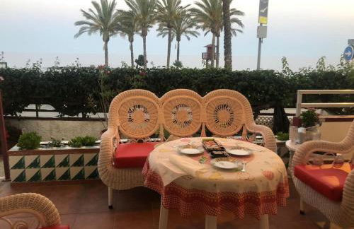 Apartamento lujoso en primera linea de playa - Foto 4