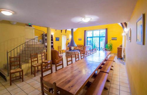 Grande maison conviviale à Saint-Côme-d'Olt avec jardin et cheminée - Photo 16