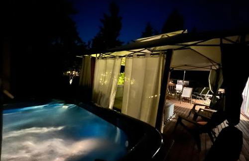 Spacious Retreat w/ Hot Tub. Perfect for Families - Photo 9