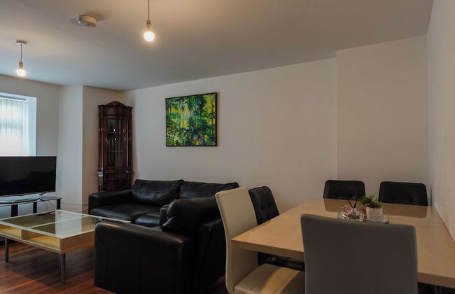 LuxeLiving Apartment - Foto 1