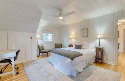 West Shore Lake House by Avantstay Ski Cabin w/ Backyard Sledding Hill! - Foto 50