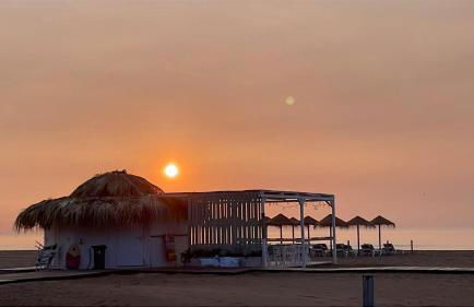 Stylish well-connected beachfront flat - Foto 64