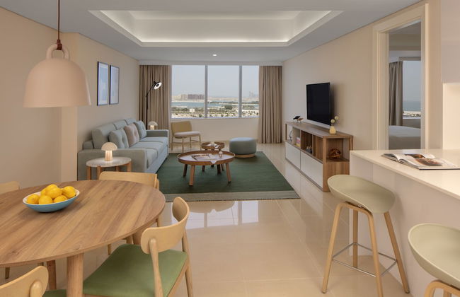 Staybridge Suites Dubai Internet City by IHG - Photo 15