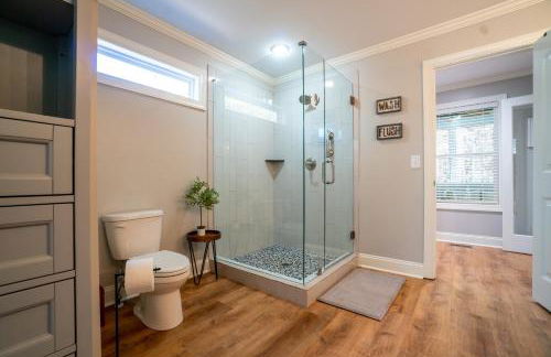 Par-Tee Haus I- Game Room & Hot Tub-Walk to Helen - Foto 23