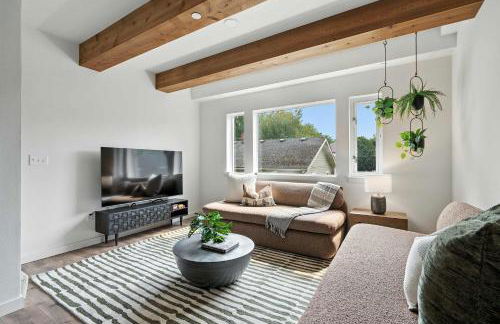 Kerns 6BR - New Spanish Style Group Stay - Photo 35