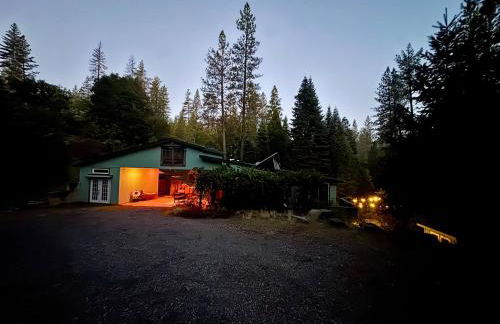 Your Spacious Escape: Creek, Pool, Sauna, Hot Tub - Foto 48