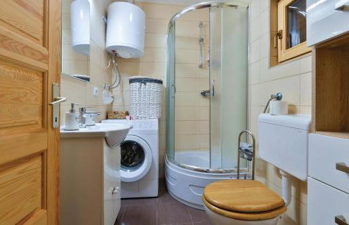 Beautiful Home In Radakovo With Sauna - Photo 36