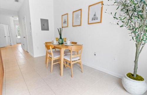 Windsor Hills Family-Friendly 3BR Pool Townhome - Foto 9