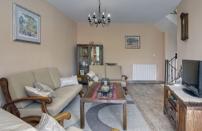 Well Maintained Holiday Home With Private Heated Pool Near the Beach - Foto 14