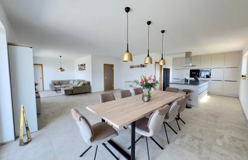 luxuriöse Villa Möwengeflüster - 220qm große Ferienwohnung für bis zu 8 Gästen mit Sauna direkt am Goitzschesee - Foto 7