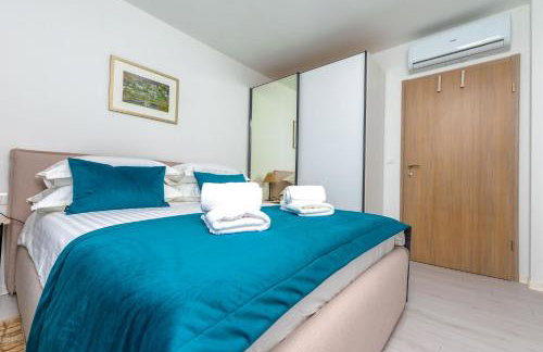 Modern Casa di Lucija with heated pool, near Airport, own parking - Foto 33