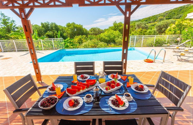 Villa Peach Large Private Pool Walk to Beach Sea Views A C Wifi Car Not Required - 2181 - Foto 13