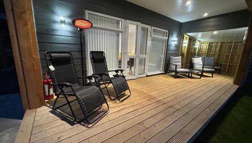 Castle Glen Lodge - Photo 5, sunbed