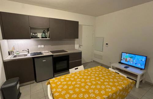 Charmant duplex à Montpellier pour 4 personnes, wifi, parking et tramway - Foto 7