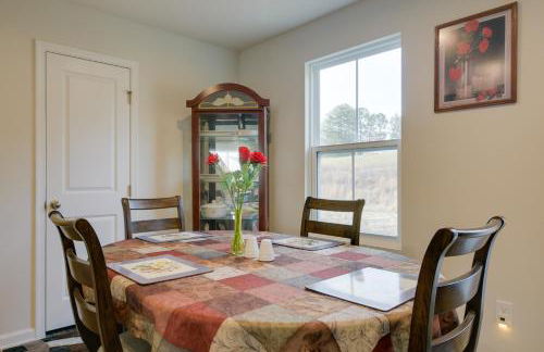 9 Mi to Duke University Spacious Home with Yard! - Foto 7