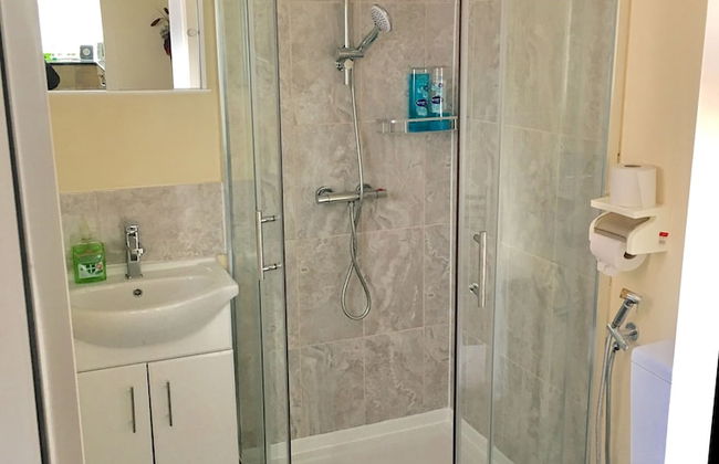 Martindale Flats with Parking - Foto 14