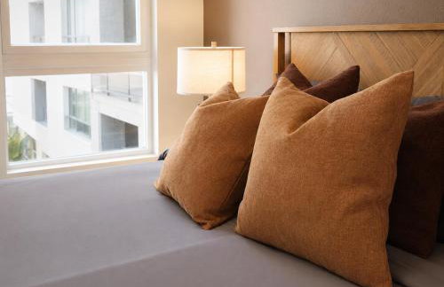 Resort-Style APT with Pool, Gym & Parking 10min to Disneyland - Foto 58