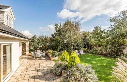 Stylish and fresh 4 bed beach house with garden - Pass the Keys - Foto 44