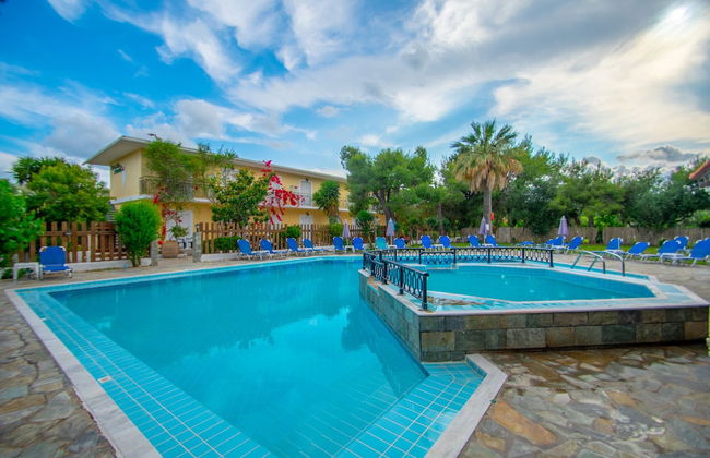 Splash Pool Bar - Foto 17