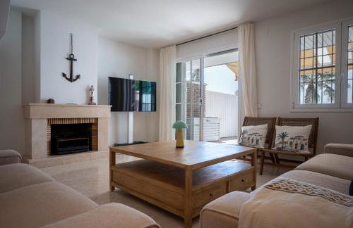 AT148 Frente la playa, jardín privado, vistas mar - Foto 10