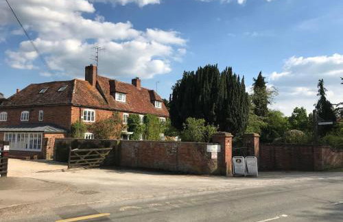 Millbrook House Apartments 8 - Photo 18