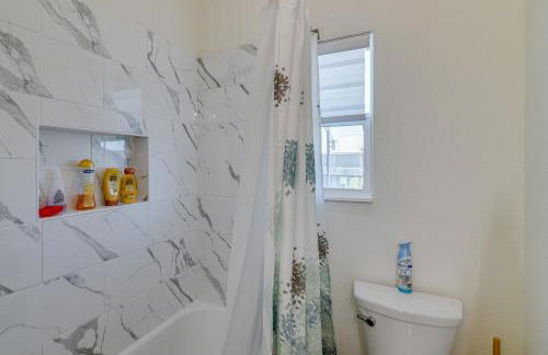 Walk to Ocean! Family-Friendly Crystal Beach Home - Foto 19