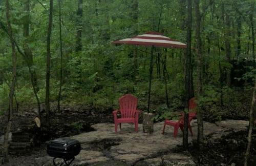 Secluded Watertree Tiny House near Old Hickory Lake – Private Deck, Trails & Breakfast - Foto 42