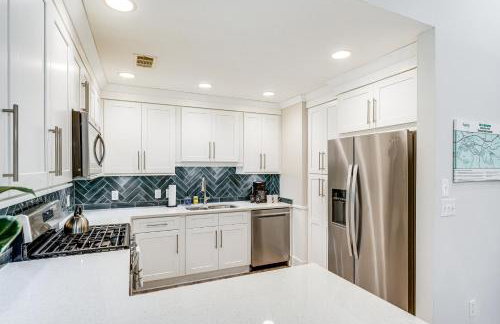 about 1 Mi to Dtwn Alpharetta Home with Screened Porch! - Foto 9