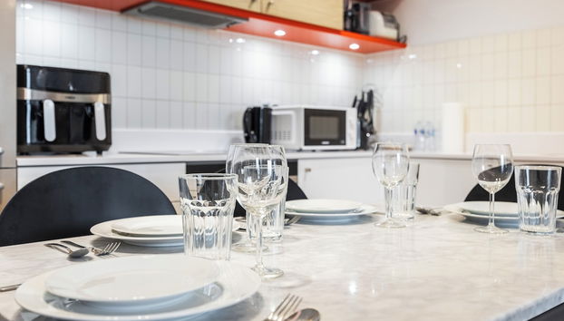 Hoola Cove Executive One Bed Apartment - Foto 3, Servicio de comidas en la habitación