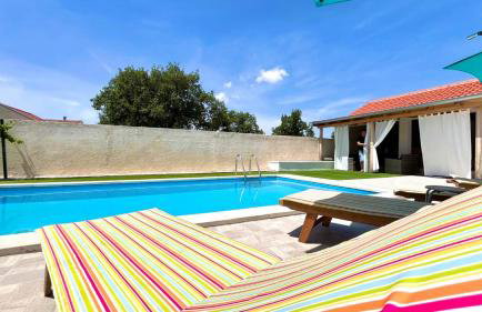 Stone & Sun Retreat with Private Pool - Foto 40