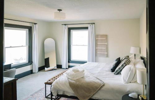 The Manor At East Village - Photo 24