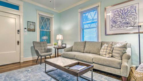 Colorful Cottage with Deck about 5 Mi to Downtown! - Foto 5