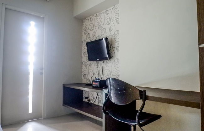Classic Modern Studio Room Apartment at The Square Surabaya - Photo 4