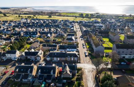 Beach & Golfers Cottage Wi-Fi Central Walkable - Foto 4