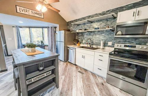 Lakefront Home-3BD25BADockGrillFirepitPool - Foto 5