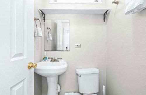 Sunny Haven by the Village - Foto 23