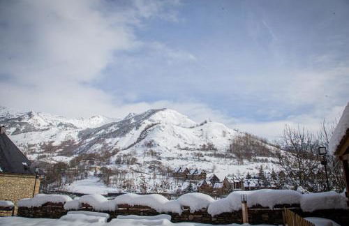 Baqueira Cozy & Spacious Home in Unha, Mountain Views, Near Ski Slopes - Foto 13