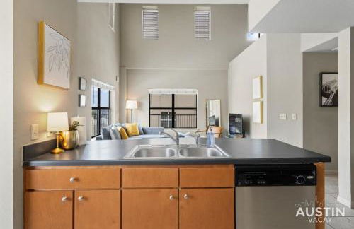 Perfect Location Near UT and Large Patio With A View - Foto 3