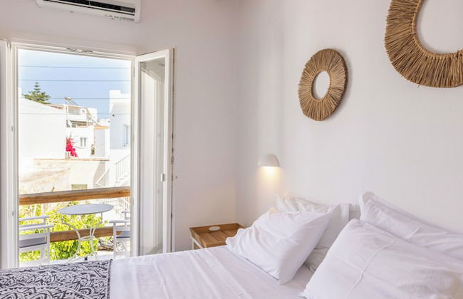 Parosquare Central Suites - Photo 41