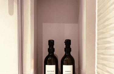 Spacious 1-Bedroom Apartment near Kew Gardens with Balcony & Parking - Foto 19