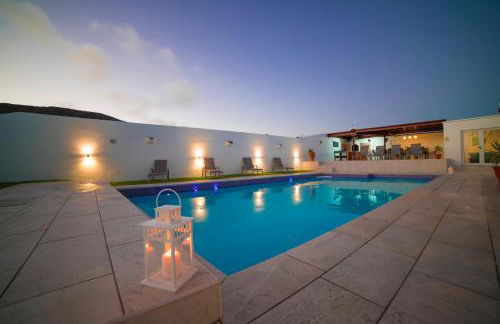 Stunning sea view villa with 6 bedrooms & heated pool - Villa Renaissance - Photo 5