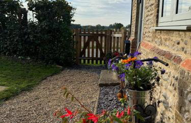 Cosy Flint Cottage - Photo 22