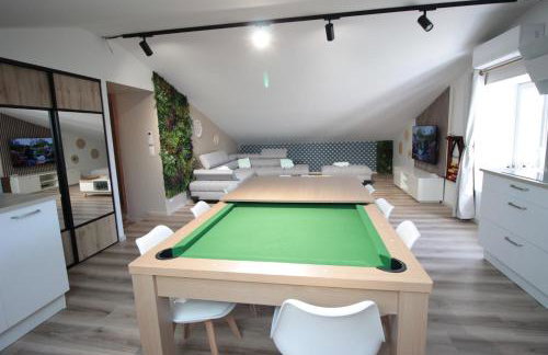 Verdun Centre - Full climatisation - 3 chambres - 7 couchages - 10 personnes - Parking Proche - Terrain 800m2 - Balnéothérapie - Air de jeux extérieurs - TOP CONFORT - Géré par PrestaZen'Services - Photo 5